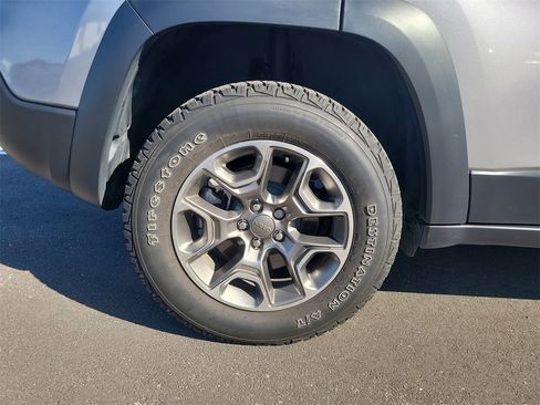 Used 2022 Jeep Cherokee Trailhawk w/ Sun, Sound & Nav Group image 5