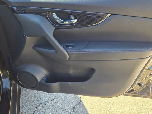 Used 2017 Nissan Rogue SL w/ SL Premium Package image 5