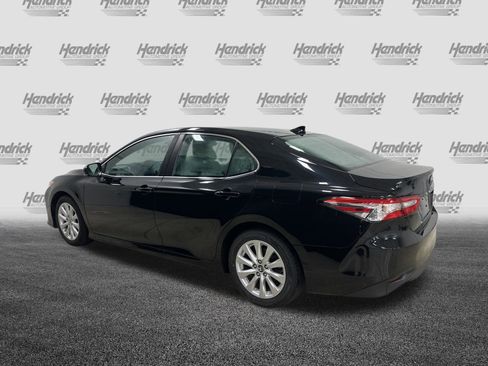 Used 2019 Toyota Camry LE image 8