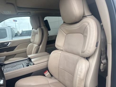 Used 2020 Lincoln Navigator L Reserve w/ Luxury Package image 7