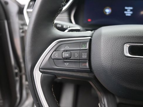 Used 2024 Jeep Grand Cherokee L Laredo image 34