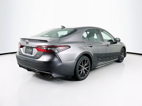 Used 2023 Toyota Camry SE image 9