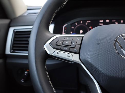 Certified 2023 Volkswagen Atlas SE AWD/4WD image 16