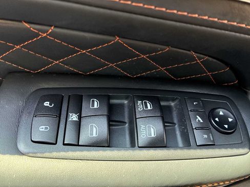 Used 2020 Jeep Grand Cherokee Summit AWD/4WD image 15