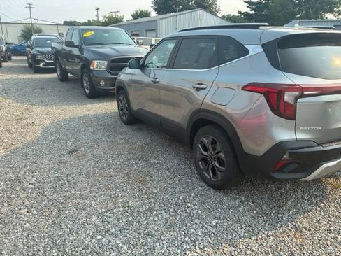 Used 2024 Kia Seltos S FWD image 2
