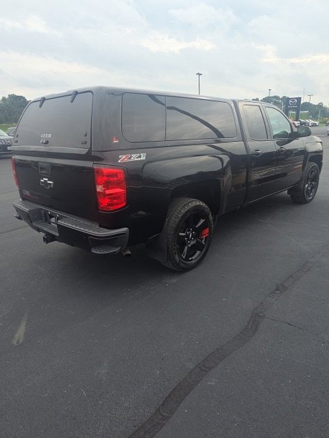 Used 2017 Chevrolet Silverado 1500 LT w/ Redline Edition AWD/4WD image 5