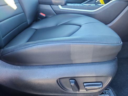 Used 2023 Toyota Highlander XLE AWD/4WD image 35