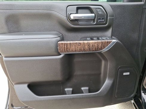 Certified 2022 GMC Sierra 2500 Denali w/ Denali Black Diamond Edition image 10