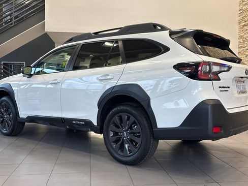 Certified 2025 Subaru Outback Onyx Edition image 3