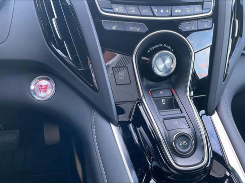 Used 2025 Acura RDX SH-AWD image 34