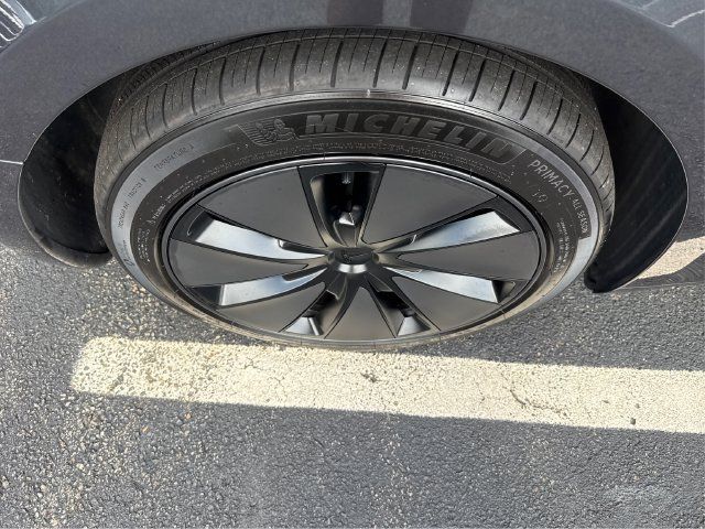 Used 2025 Tesla Model 3 Long Range RWD image 17