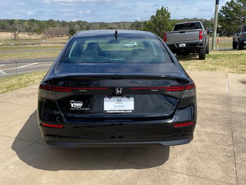 Used 2023 Honda Accord EX image 5
