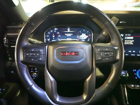 Used 2024 GMC Sierra 2500 AT4 w/ Technology Package AWD/4WD image 12