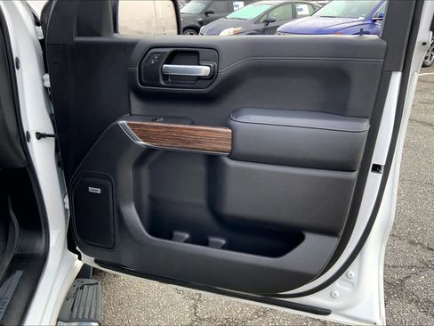 Used 2020 Chevrolet Silverado 1500 High Country w/ Technology Package image 22