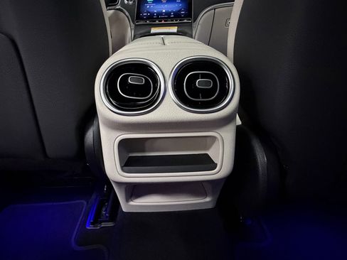 Certified 2025 Mercedes-Benz GLC 300 image 37