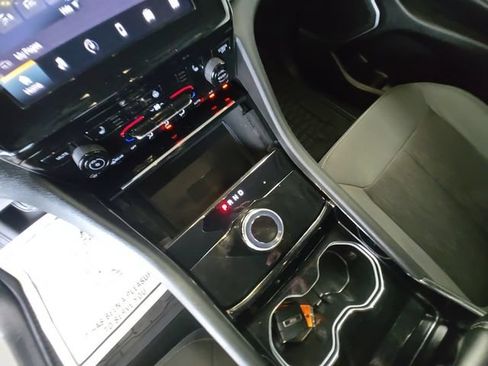 Used 2022 Jeep Grand Cherokee Laredo w/ Luxury Tech Group I AWD/4WD image 18