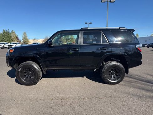 Used 2022 Toyota 4Runner SR5 image 4