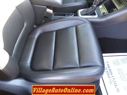 Used 2016 Volkswagen Tiguan SE image 32