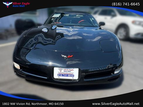 Used 2001 Chevrolet Corvette Convertible w/ Preferred Equipment Group2 RWD image 2