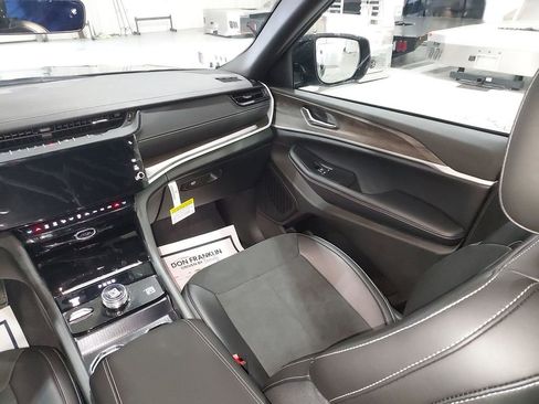 New 2026 Jeep Grand Cherokee Laredo image 11