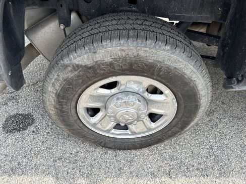 Used 2024 RAM 2500 Big Horn w/ Bed Utility Group image 17