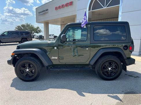 Used 2021 Jeep Wrangler Sport AWD/4WD image 2