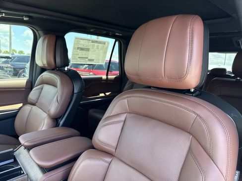 New 2026 Lincoln Navigator Reserve AWD/4WD image 22