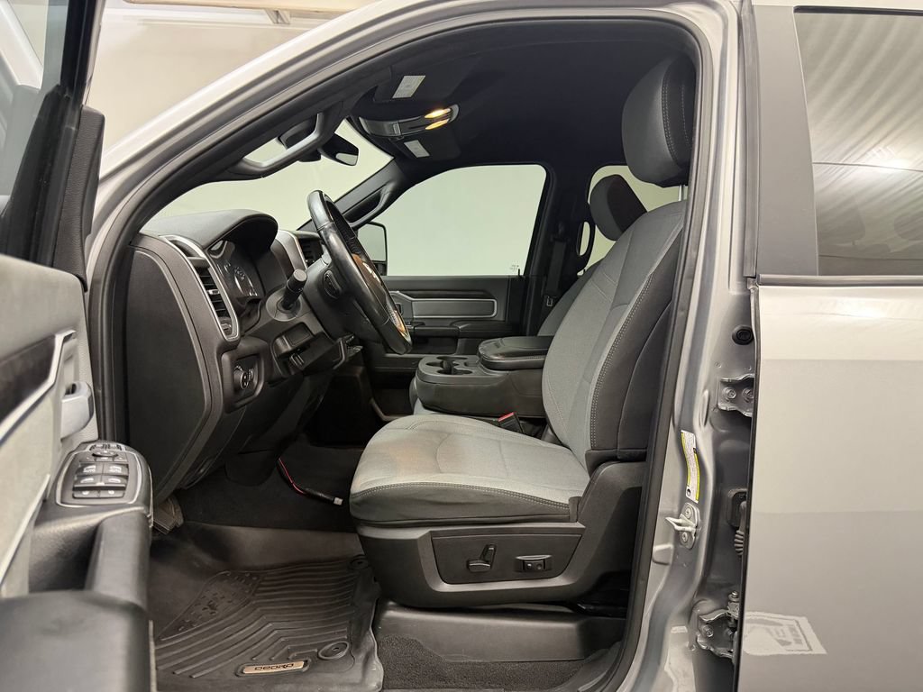 Used 2023 RAM 2500 Big Horn w/ Level 1 Equipment Group AWD/4WD image 5