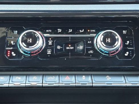 Used 2023 GMC Sierra 1500 AT4 w/ Technology Package image 38