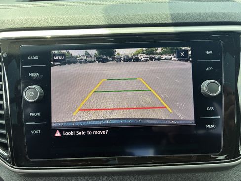 Used 2020 Volkswagen Atlas Cross Sport SEL FWD image 33