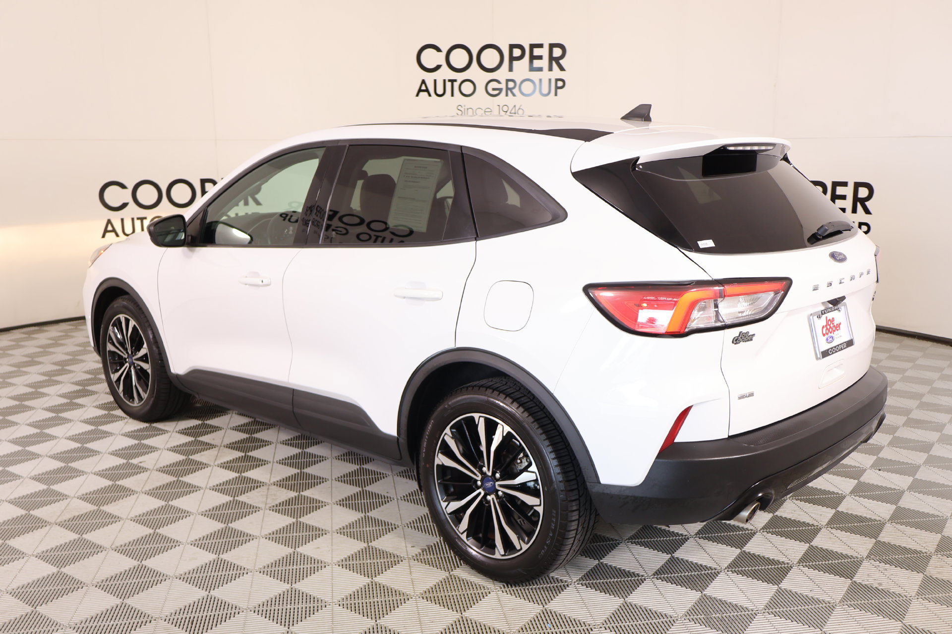 Used 2021 Ford Escape SE w/ SE Sport Appearance Package FWD image 21