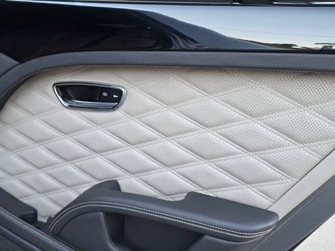Used 2020 Bentley Mulsanne image 32