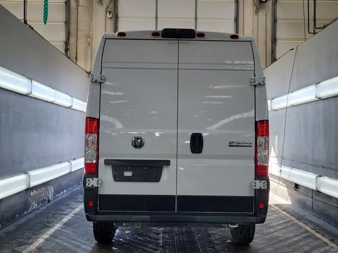 Used 2025 RAM ProMaster 2500 w/ Convenience Group FWD image 5