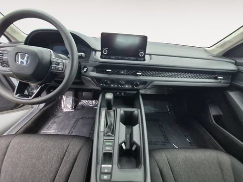 Used 2025 Honda Accord SE image 10