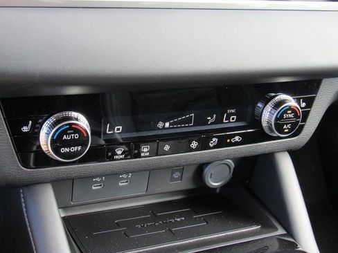 New 2025 Mitsubishi Outlander SE image 20