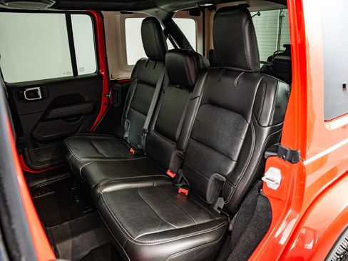 Used 2022 Jeep Wrangler Unlimited Sahara w/ LED Lighting Group AWD/4WD image 44