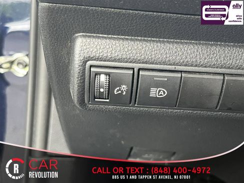 Used 2022 Toyota Corolla LE FWD image 22