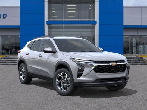 New 2026 Chevrolet Trax LT w/ Driver Confidence Package image 7