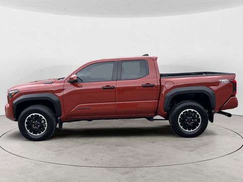 Used 2025 Toyota Tacoma TRD Off-Road image 2