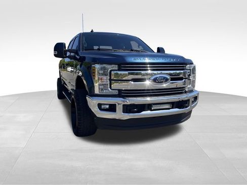 Used 2019 Ford F250 Lariat w/ Lariat Value Package image 7