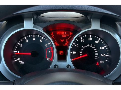 Used 2015 Nissan Juke S FWD image 28