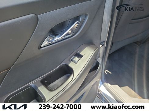 Used 2020 Chevrolet Traverse LS FWD image 13