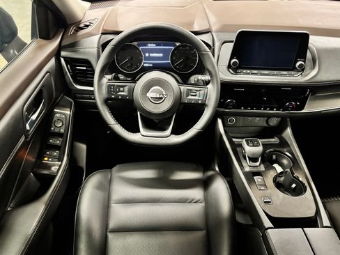 Used 2023 Nissan Rogue SV w/ SV Premium Package FWD image 11
