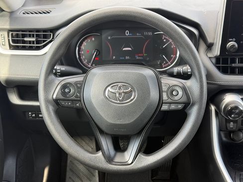 Used 2024 Toyota RAV4 XLE FWD image 21