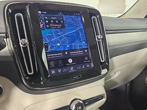 Certified 2026 Volvo XC40 B5 Plus AWD/4WD image 25