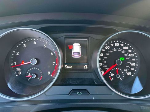 Used 2021 Volkswagen Tiguan SE w/ Panoramic Sunroof Package image 27