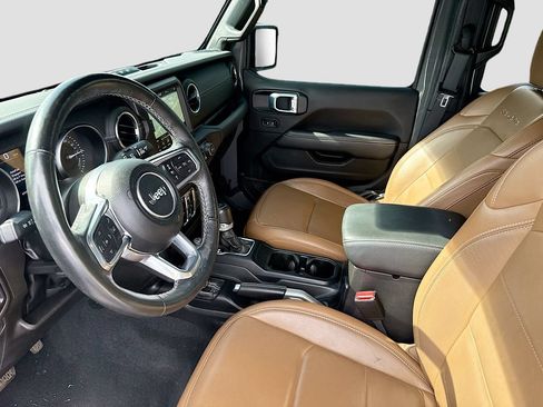 Used 2022 Jeep Wrangler Unlimited Sahara w/ Cold Weather Group AWD/4WD image 25