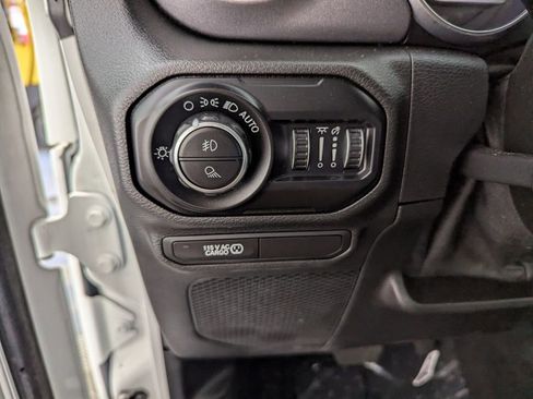 Certified 2021 Jeep Gladiator Mojave image 27