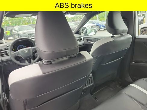 Used 2026 Toyota Camry SE FWD image 26