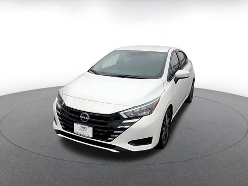 Used 2025 Nissan Versa SV FWD image 7